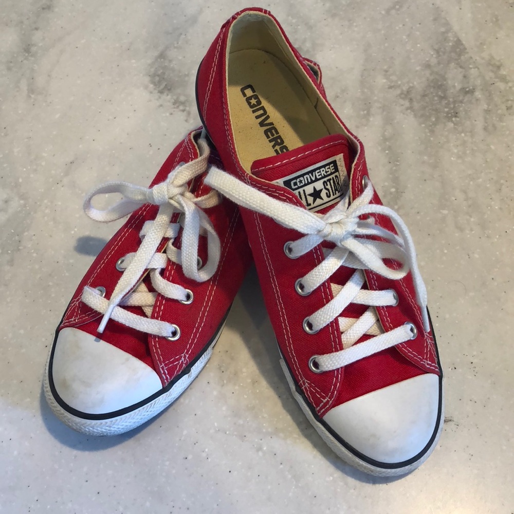 Converse Women’s s8 shoes